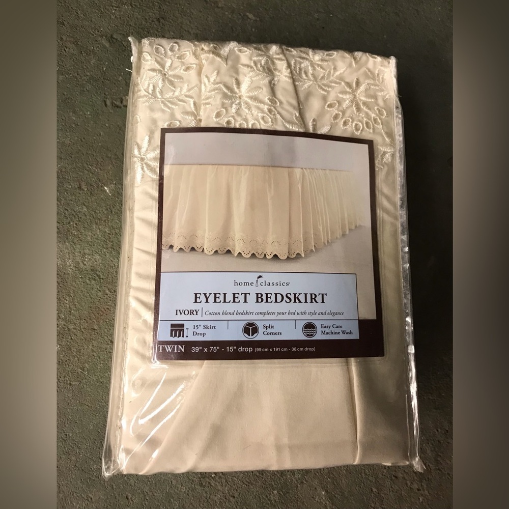 New Twin bed eyelet bedskirt